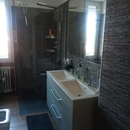 Casa Biancola, Centro Новара