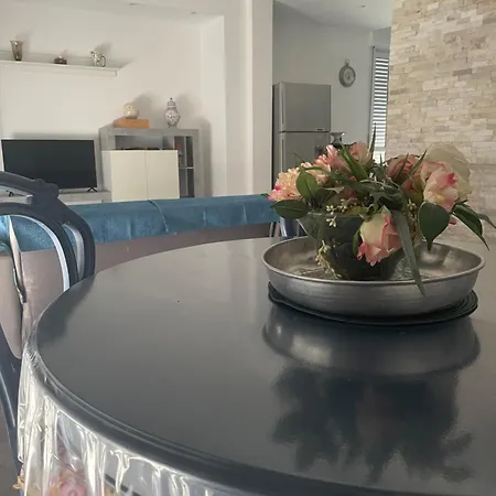 Casa Biancola, 130 M2 In Centro, 3 Camere, 2 Bagni Indipendenti דירה *