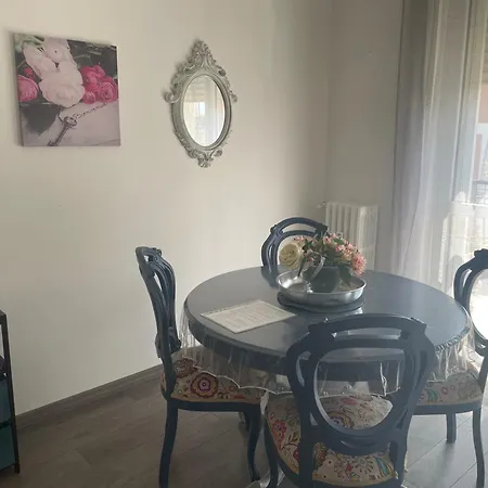 דירה Casa Biancola, 130 M2 In Centro, 3 Camere, 2 Bagni Indipendenti נוברה